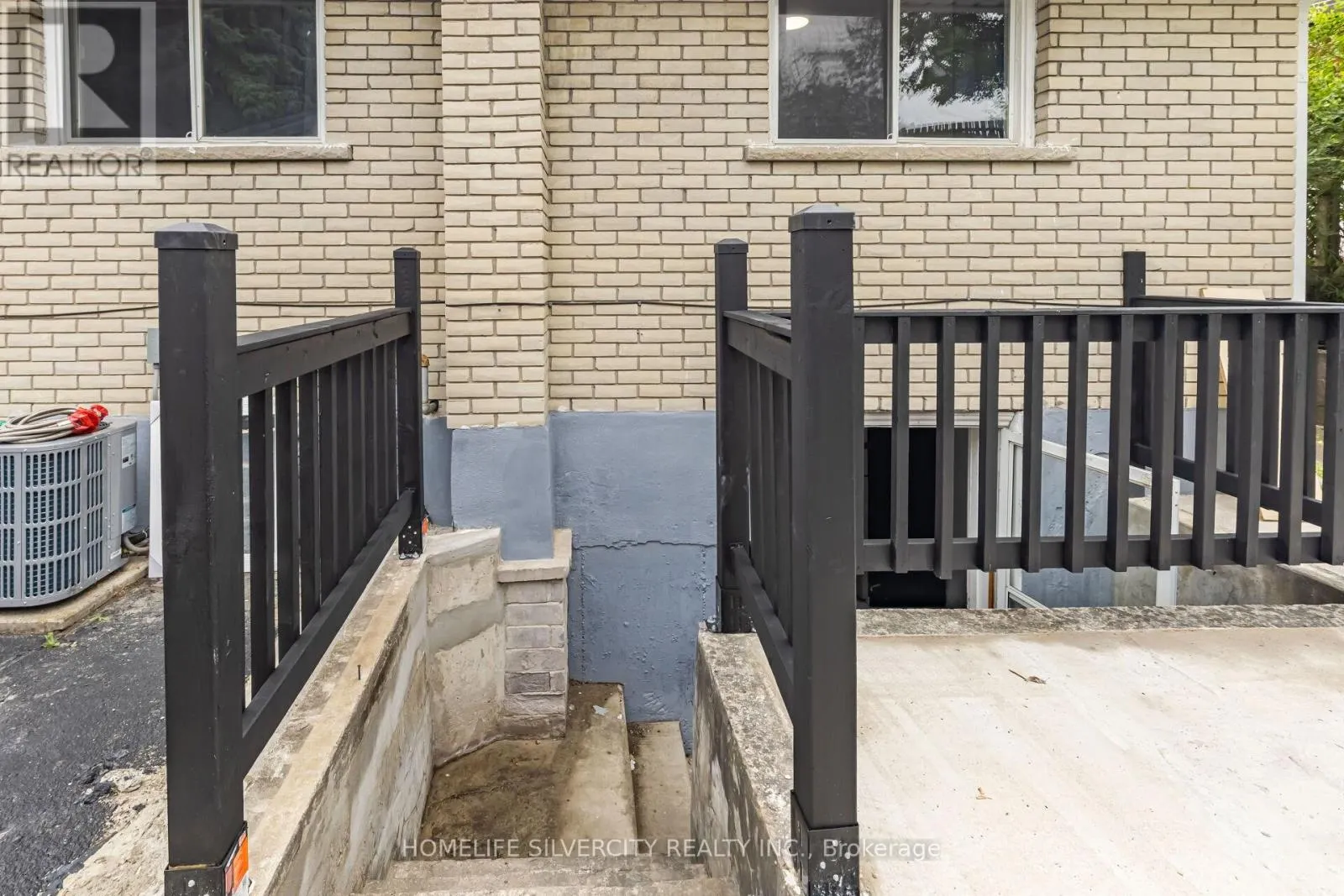 4 HIPEL AVENUE