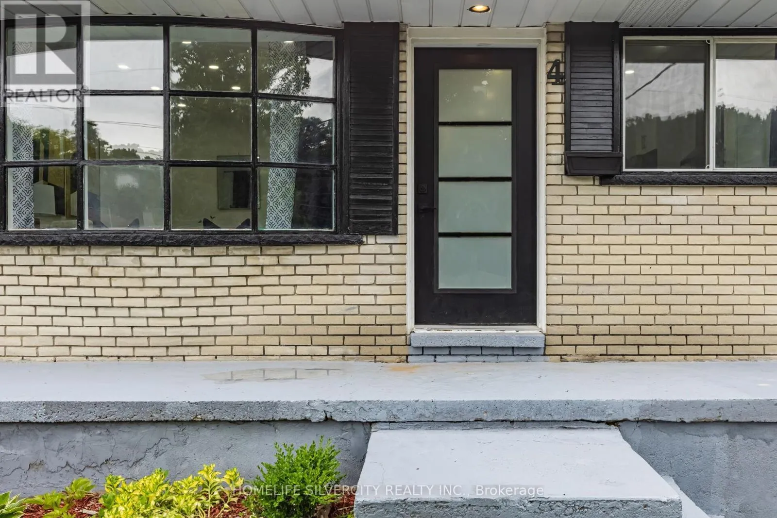 4 HIPEL AVENUE