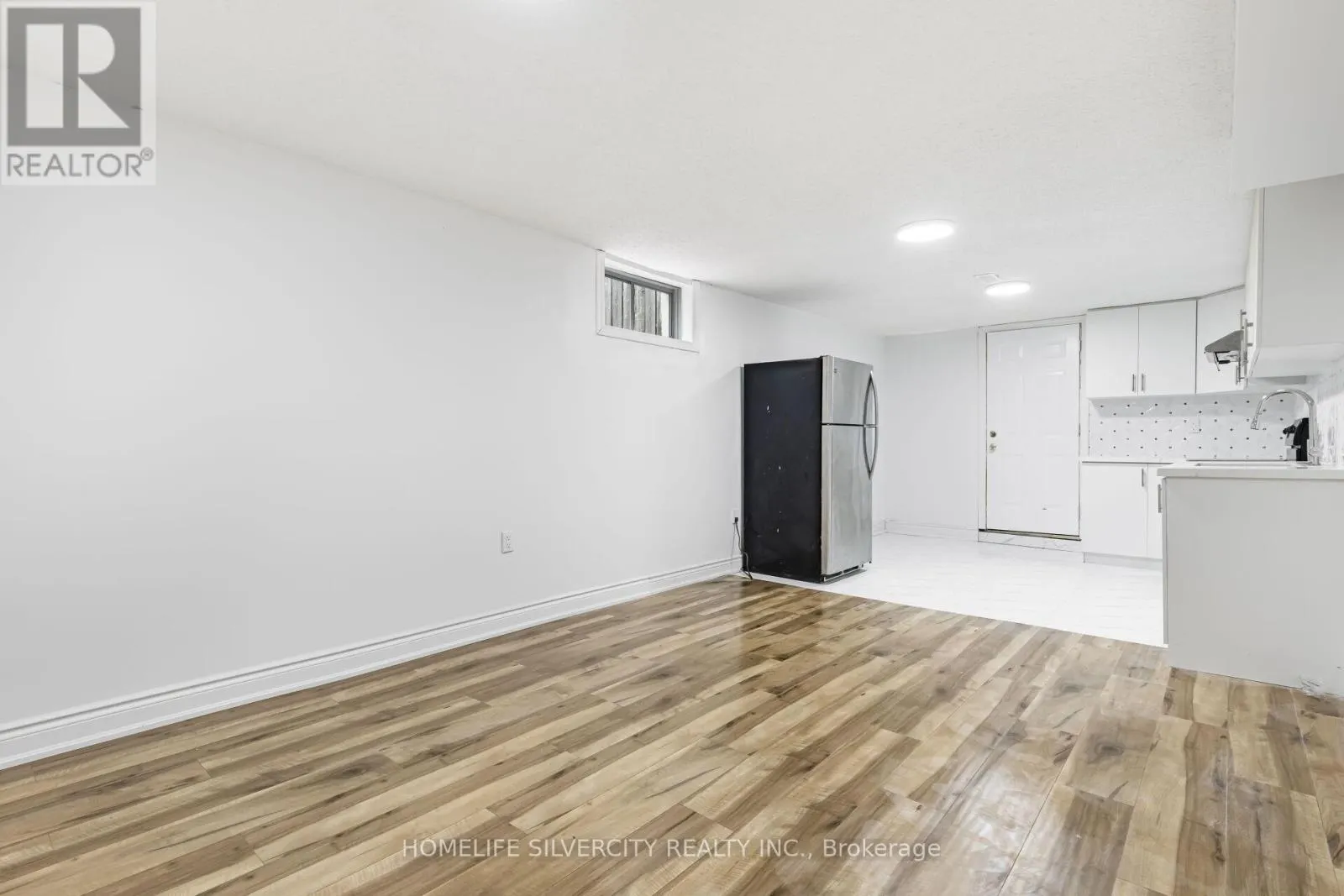 4 HIPEL AVENUE