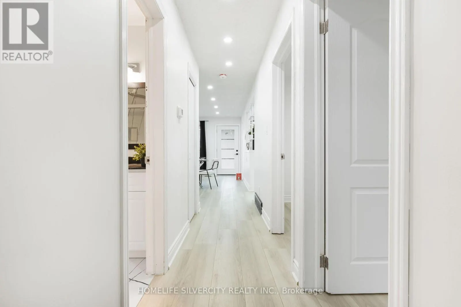 4 HIPEL AVENUE