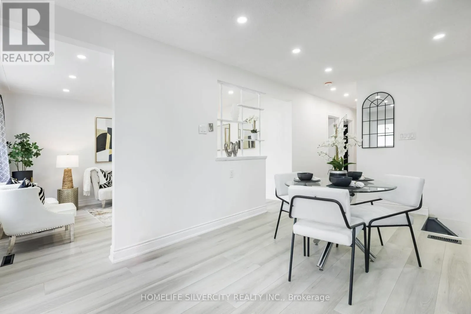 4 HIPEL AVENUE
