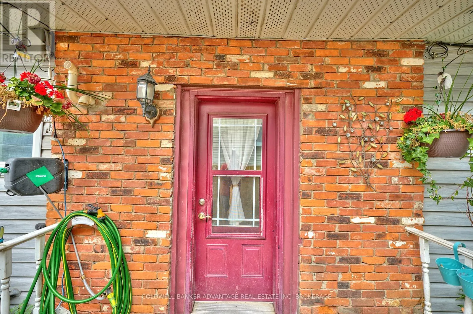 715 TAMARAC STREET