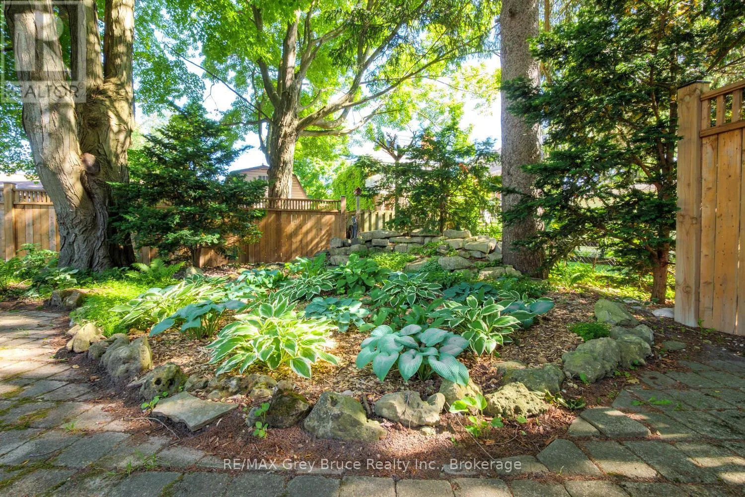 1075 4TH AVENUE W