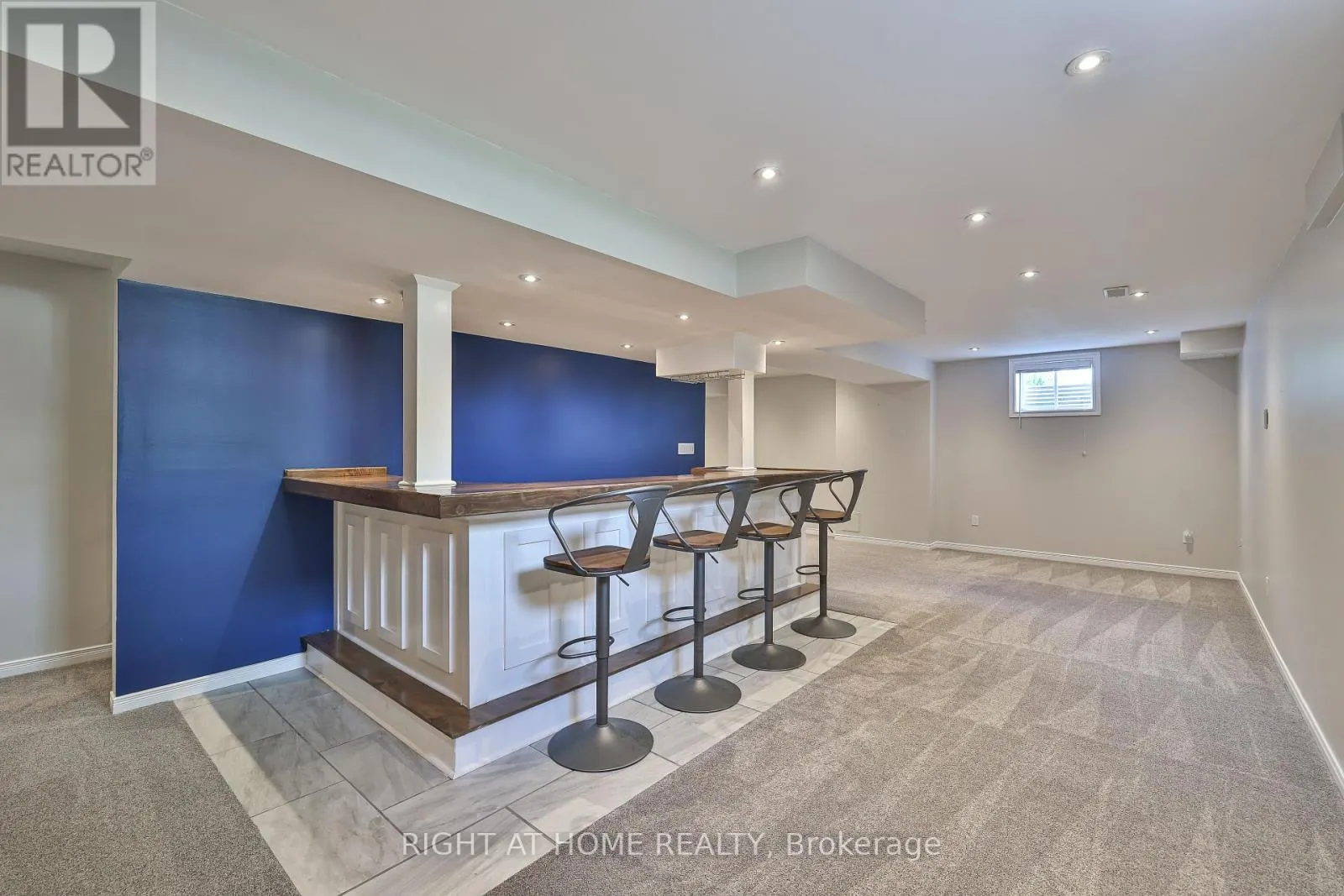 823 GREENLY DRIVE