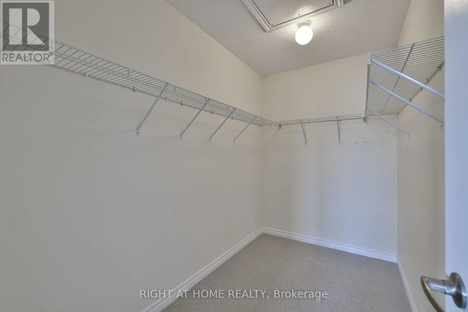 823 GREENLY DRIVE