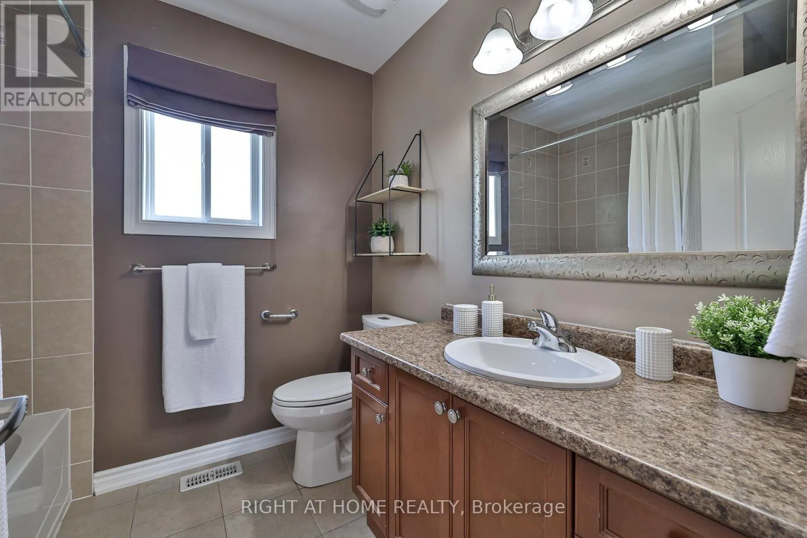 823 GREENLY DRIVE