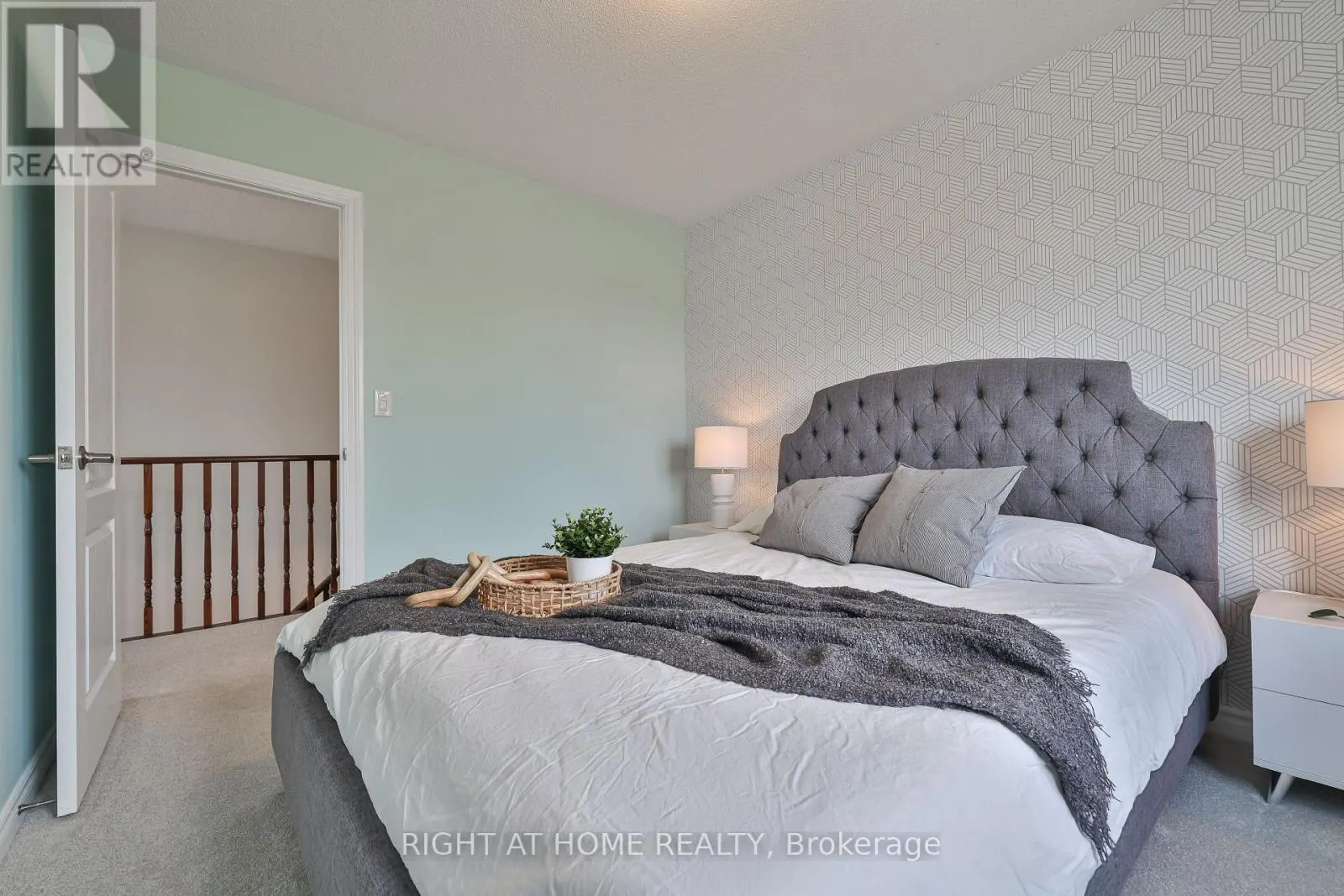 823 GREENLY DRIVE