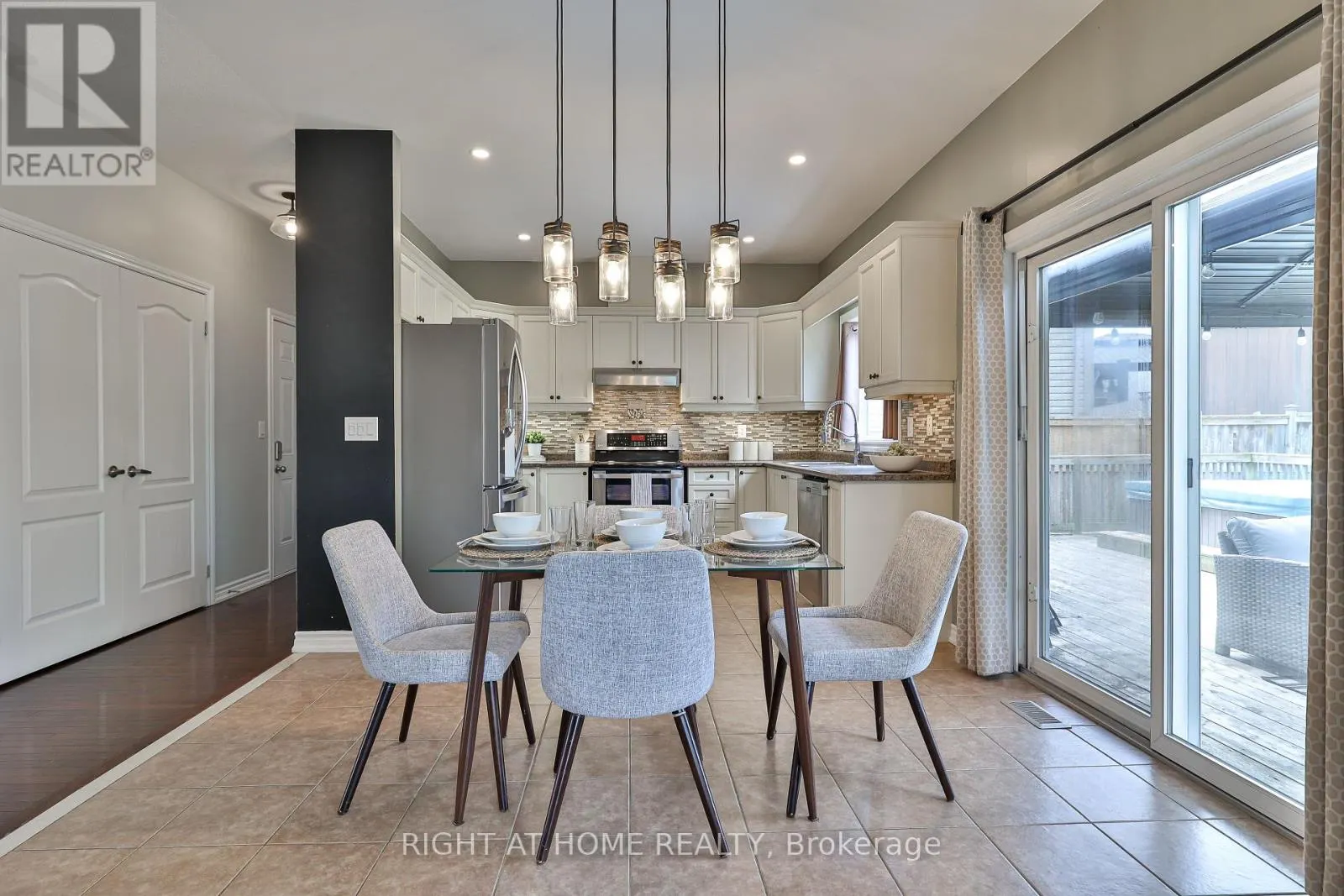 823 GREENLY DRIVE