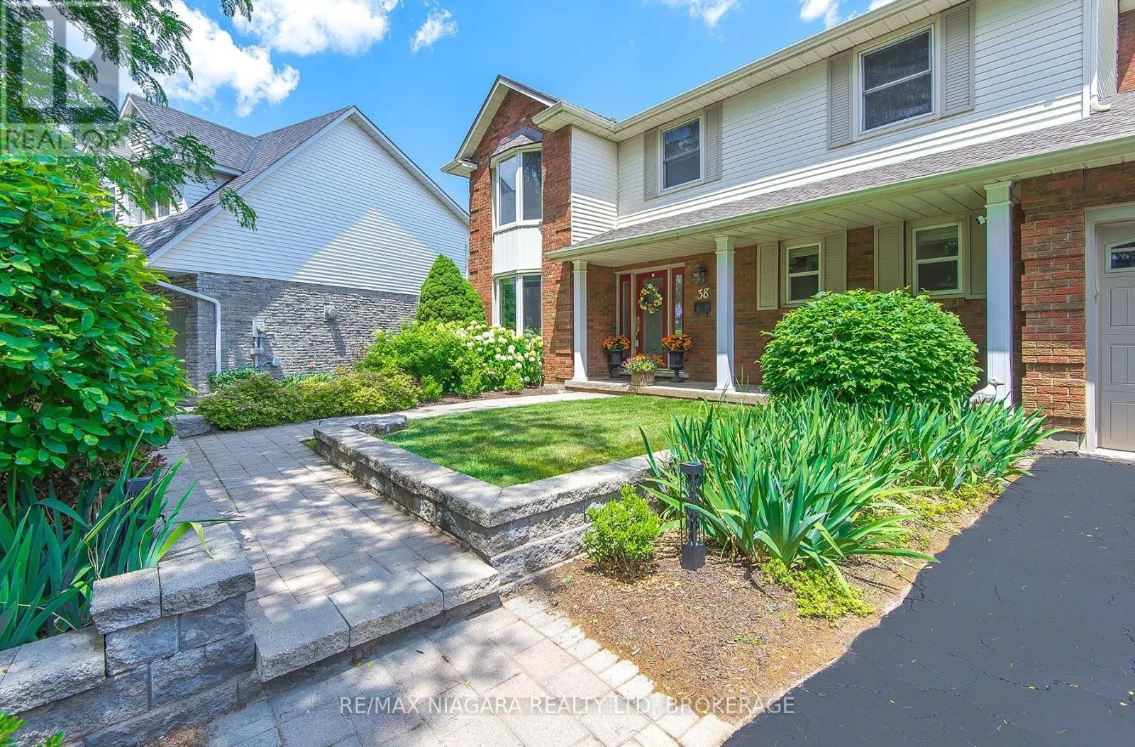 38 BANBURRY CRESCENT