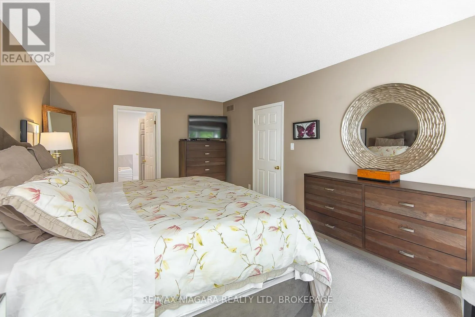 38 BANBURRY CRESCENT