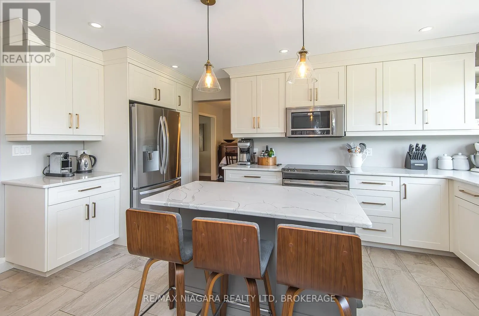 38 BANBURRY CRESCENT