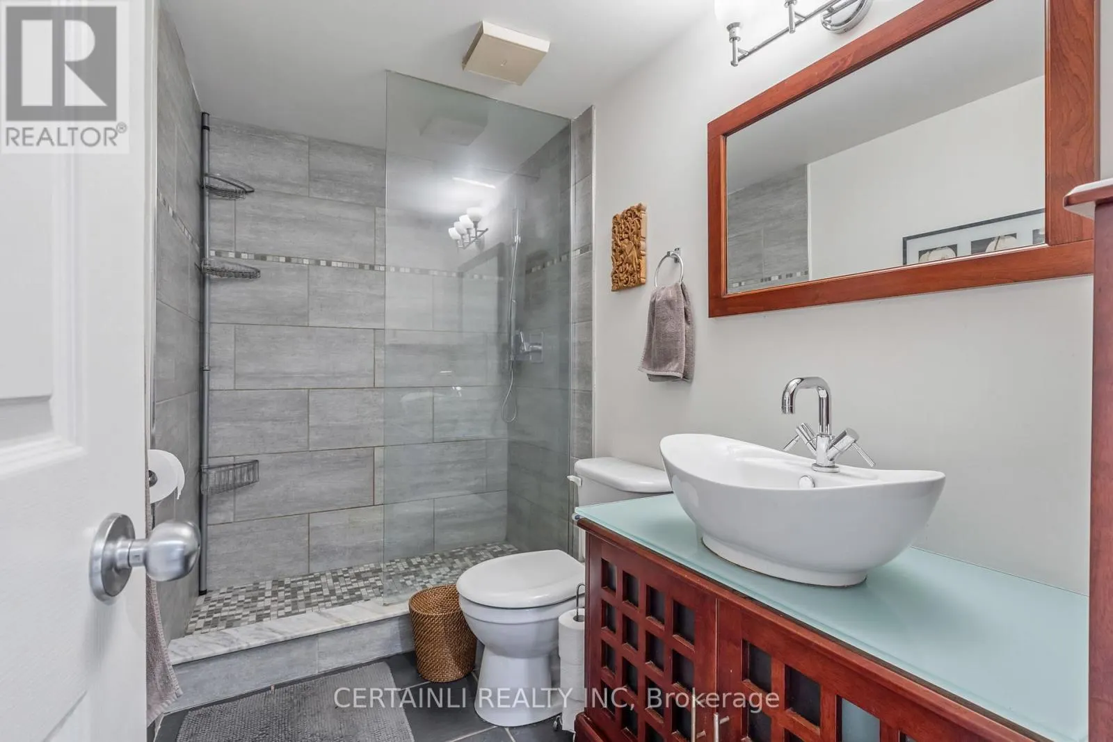 106 - 155 KENT STREET, #106