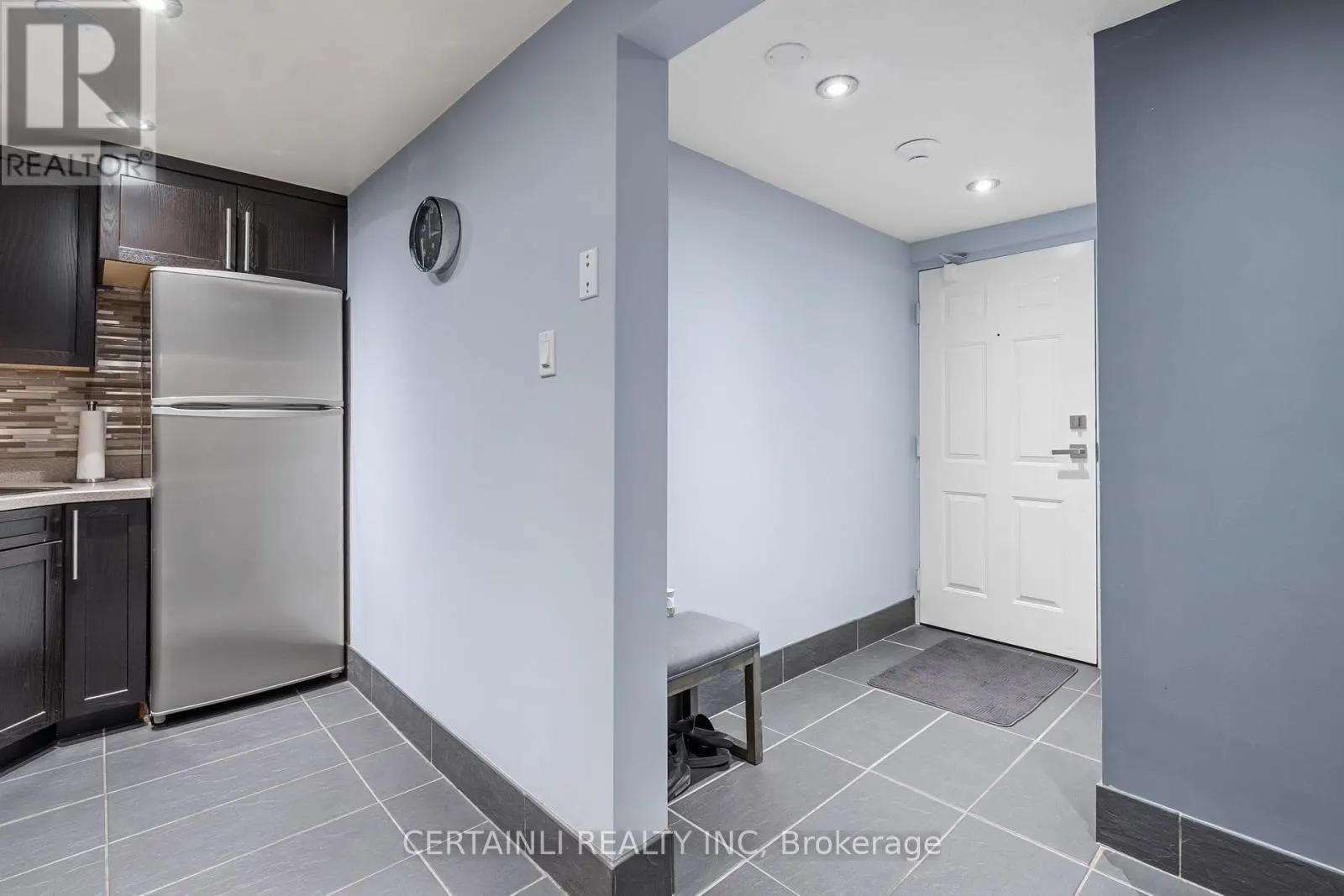 106 - 155 KENT STREET, #106