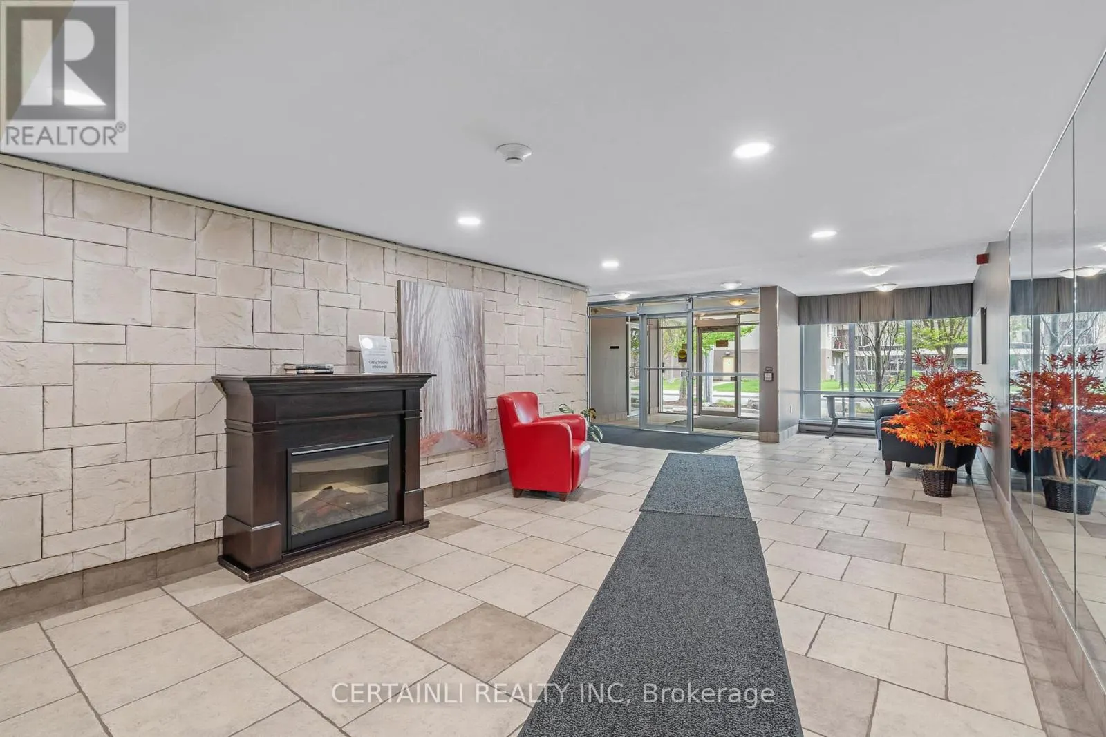 106 - 155 KENT STREET, #106