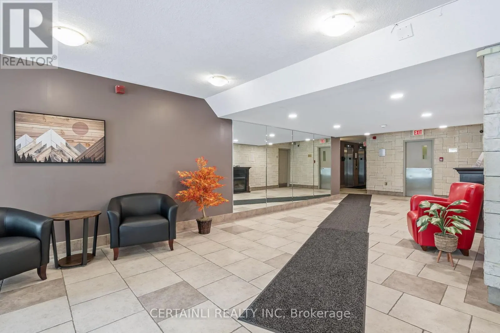 106 - 155 KENT STREET, #106