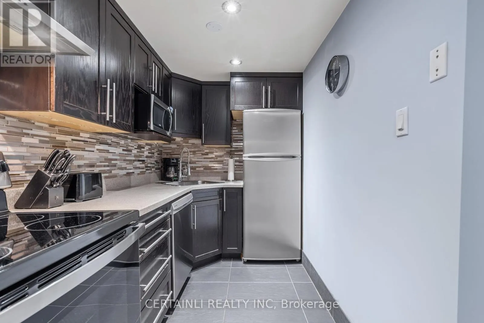106 - 155 KENT STREET, #106