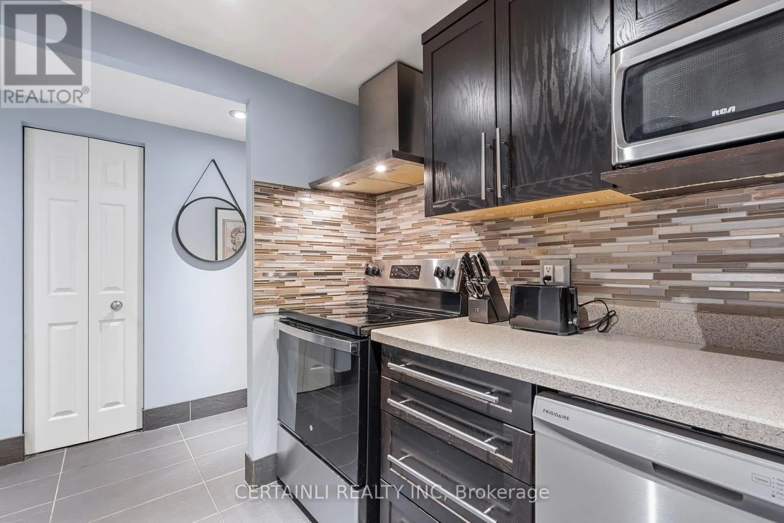 106 - 155 KENT STREET, #106