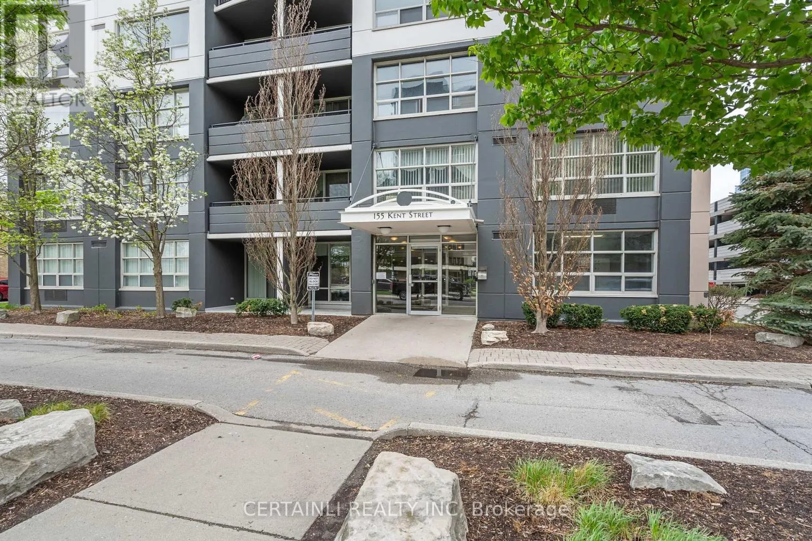 106 - 155 KENT STREET, #106
