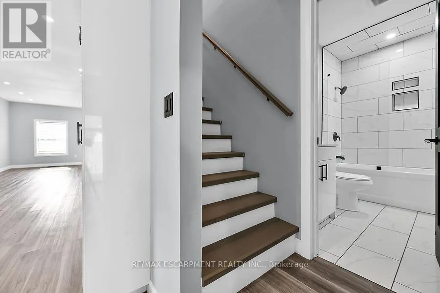 16 WEBLING STREET