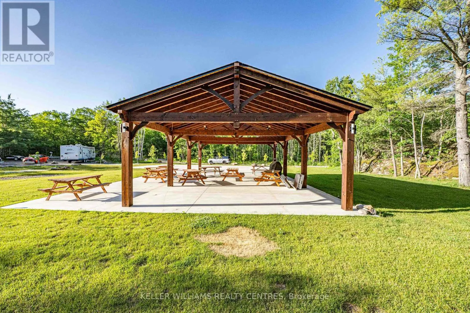 UNIT #4 - 202 HIDDEN GLEN ROAD