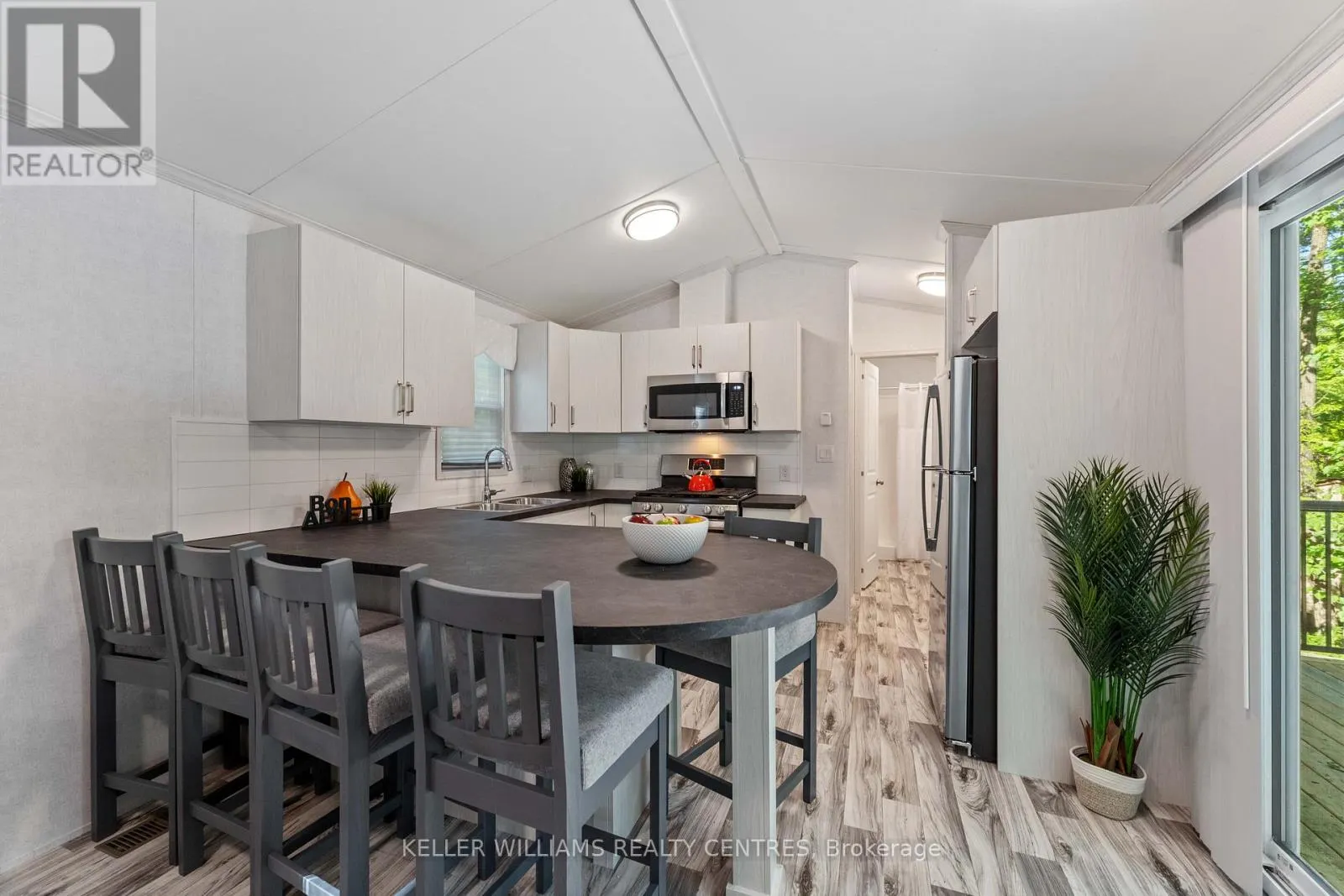 UNIT #4 - 202 HIDDEN GLEN ROAD