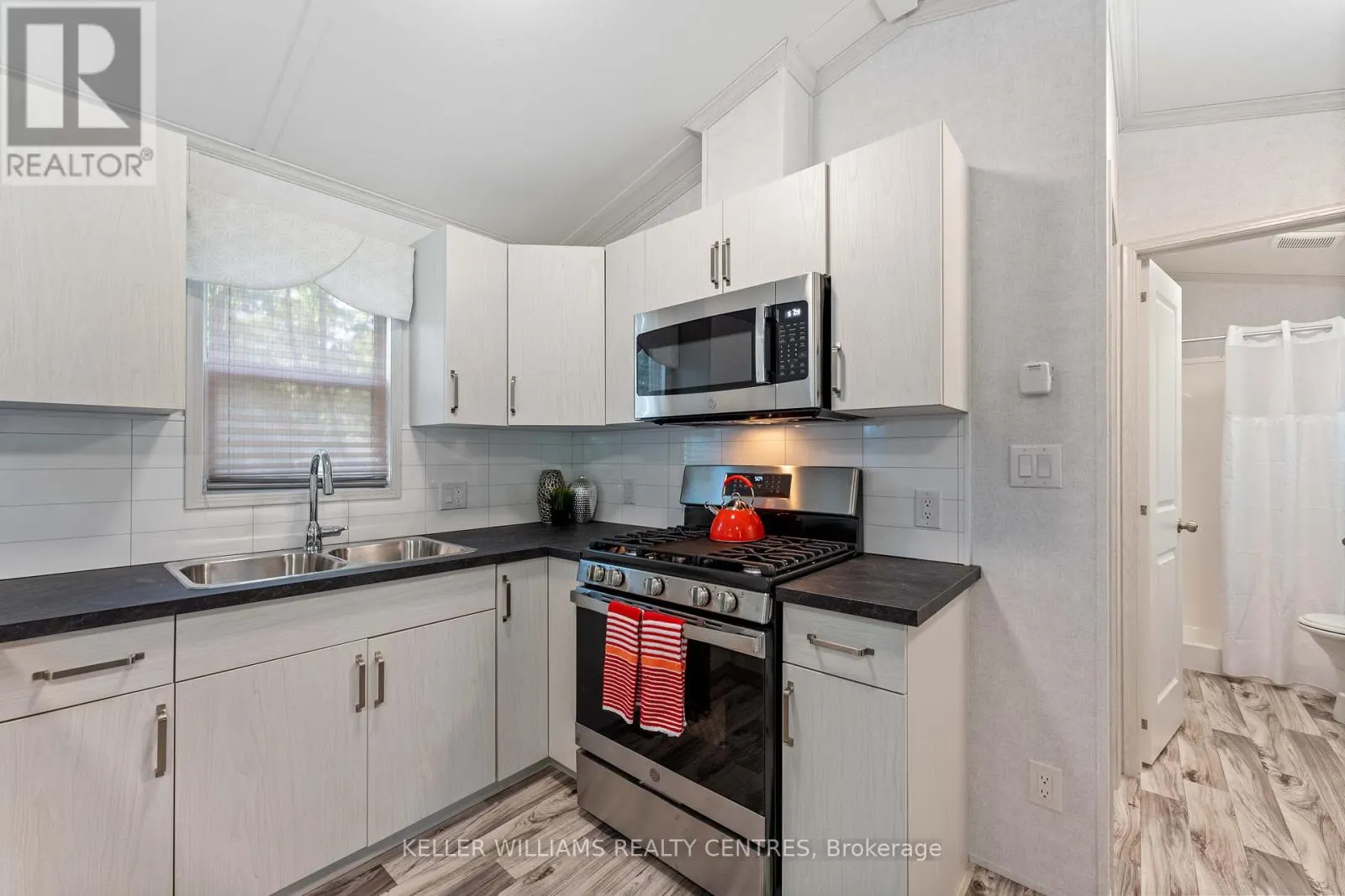 UNIT #4 - 202 HIDDEN GLEN ROAD