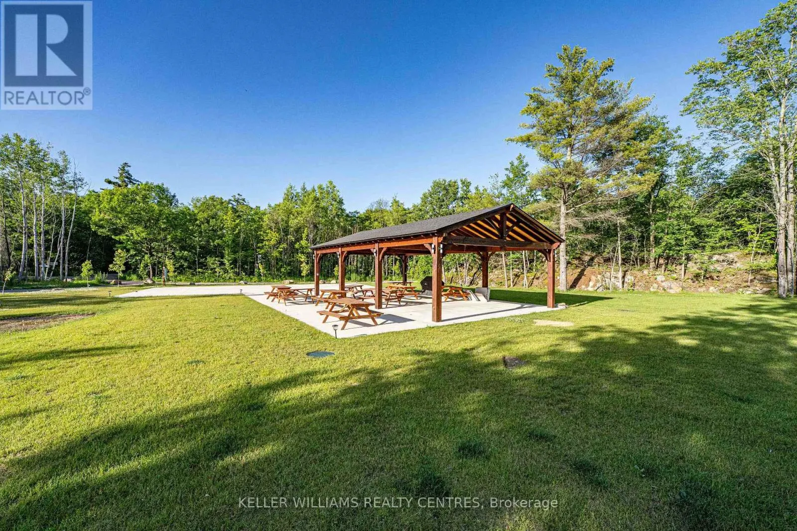 UNIT #4 - 202 HIDDEN GLEN ROAD