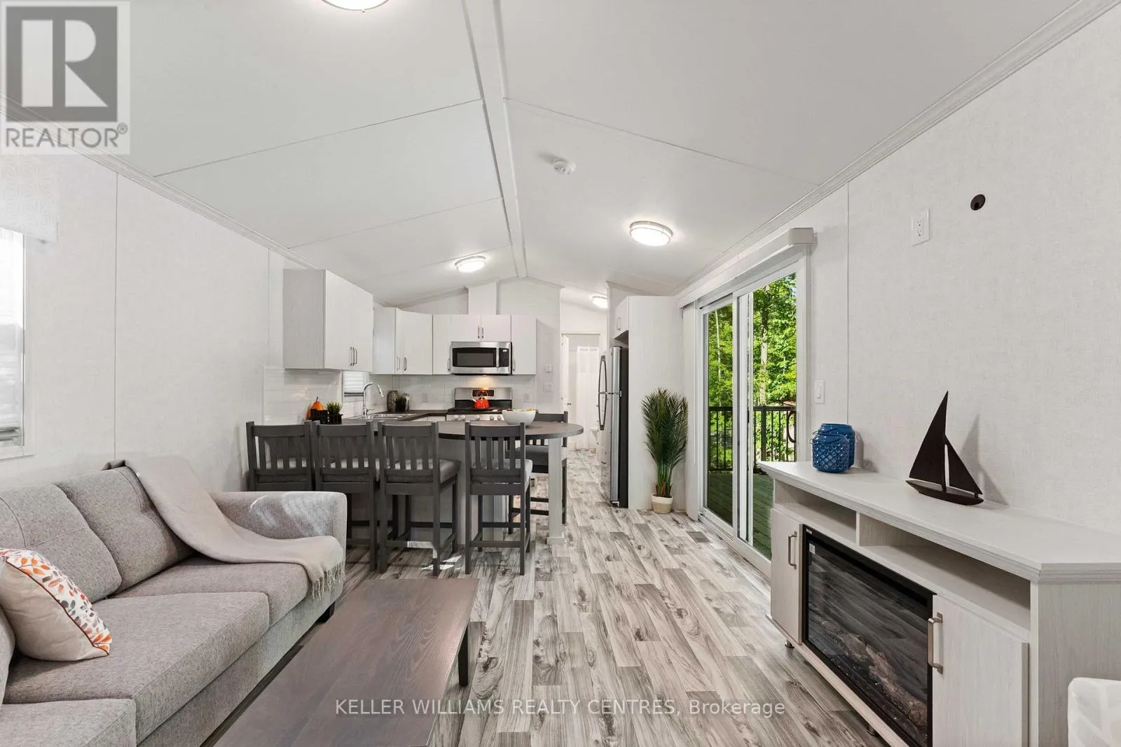 UNIT #4 - 202 HIDDEN GLEN ROAD