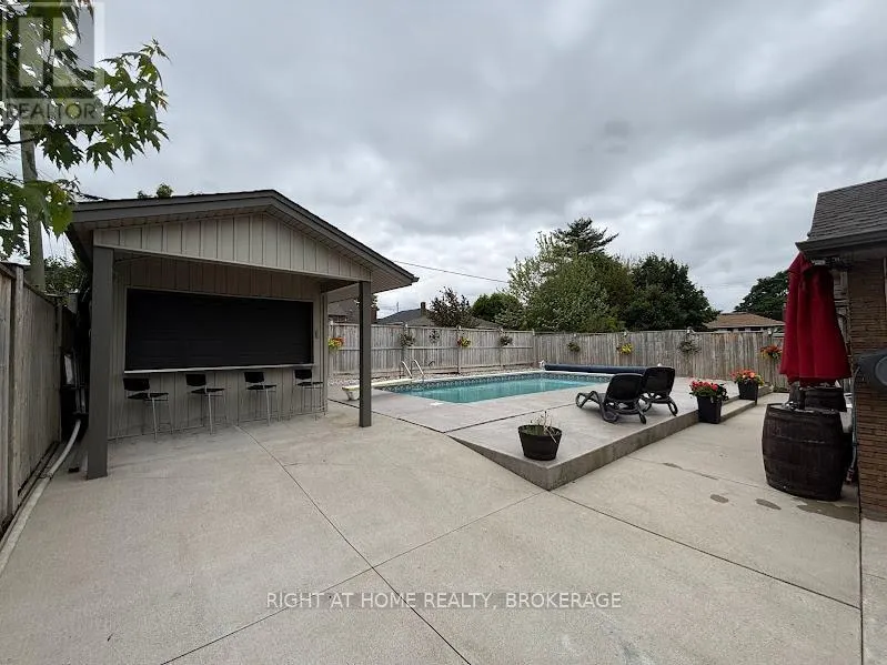57 METCALFE STREET S