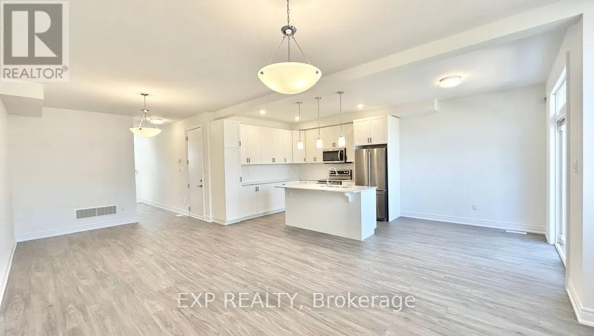 4 PARADISE GROVE