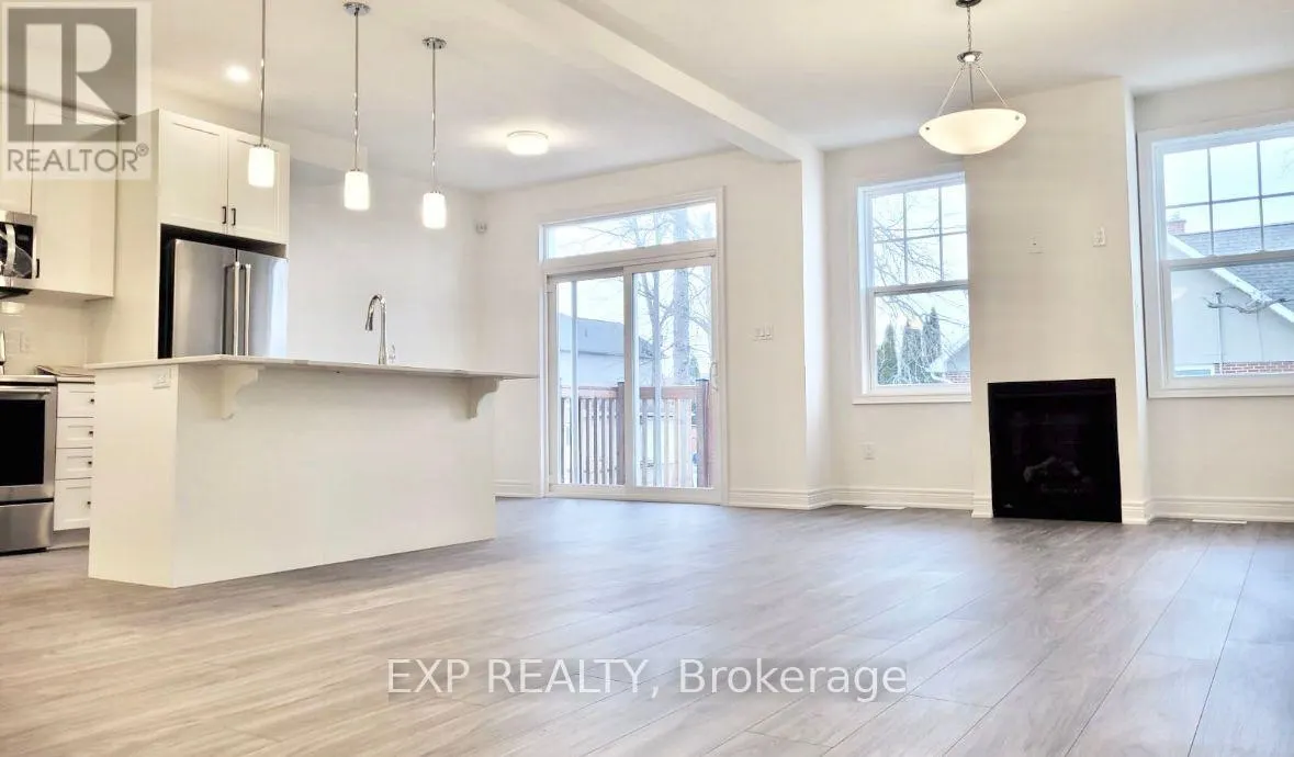 4 PARADISE GROVE