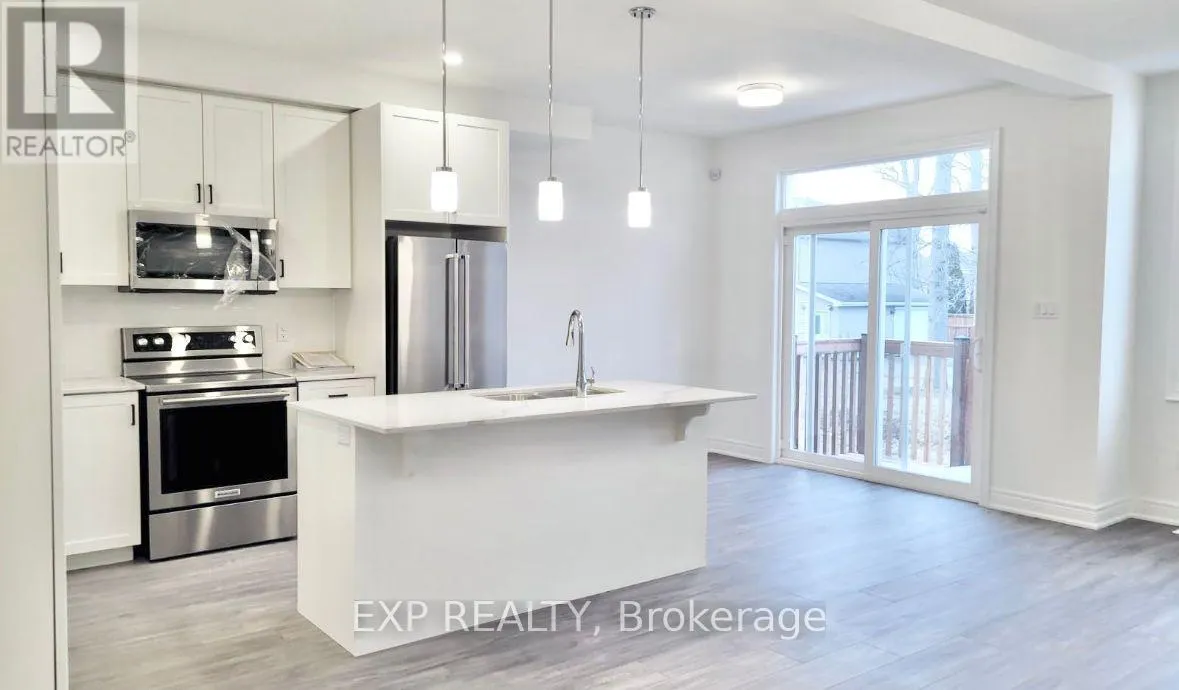 4 PARADISE GROVE