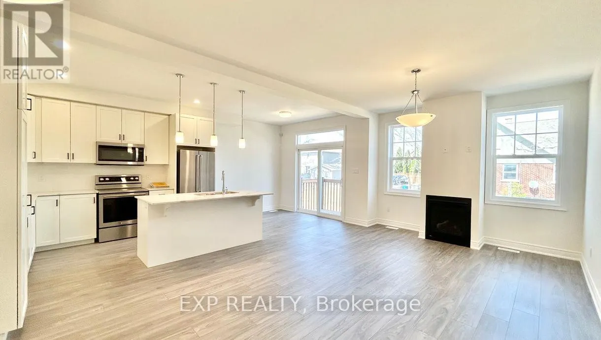 4 PARADISE GROVE