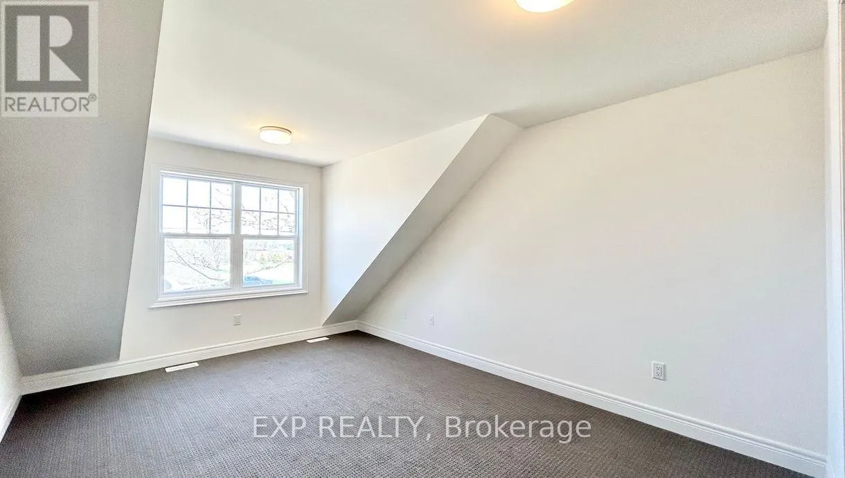 4 PARADISE GROVE