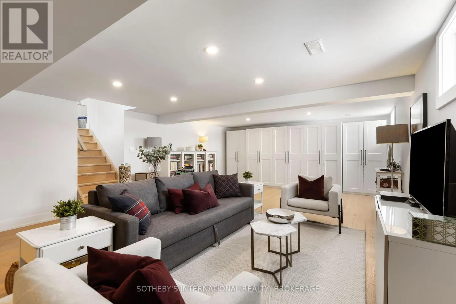 1219 LAKESHORE ROAD