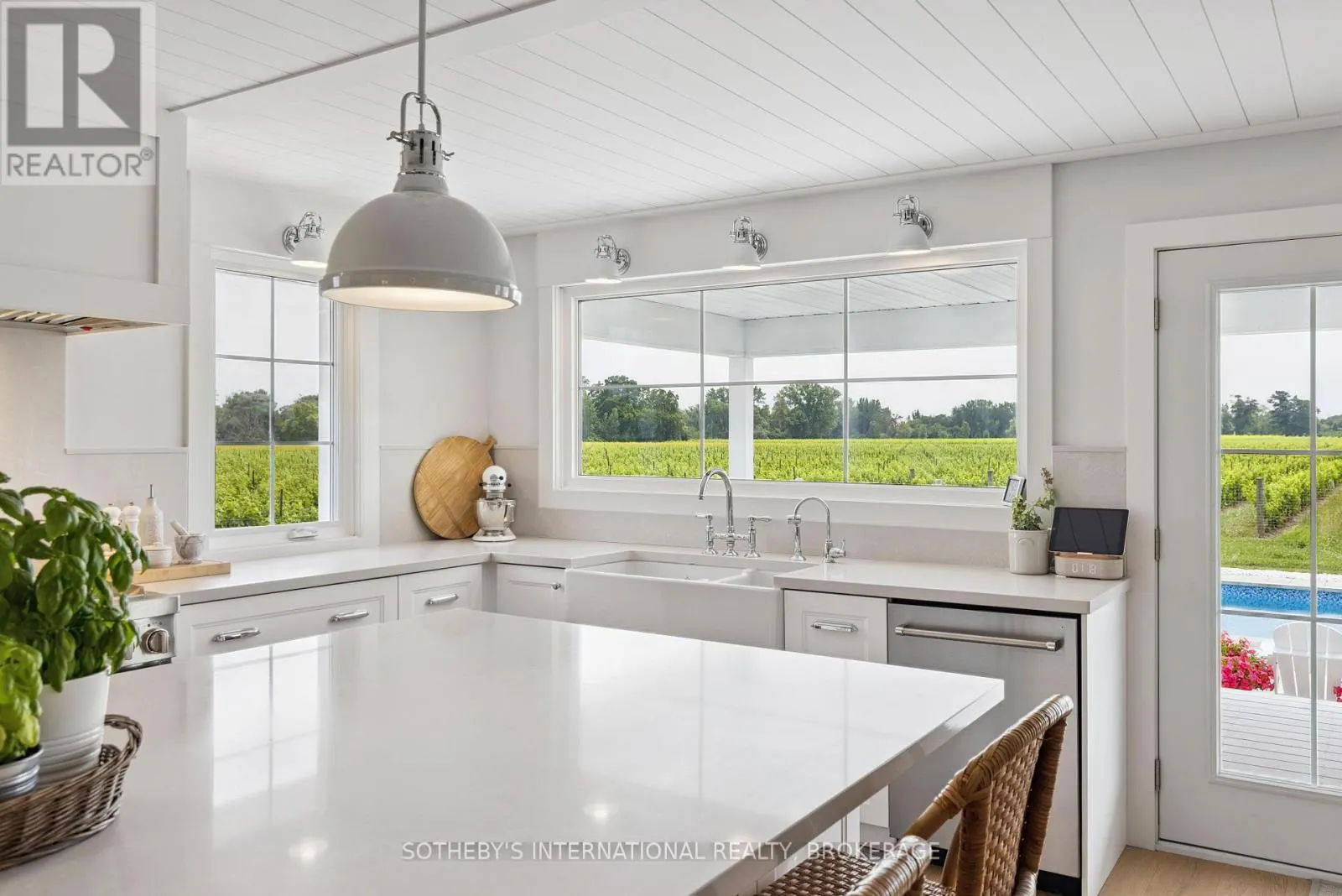 1219 LAKESHORE ROAD