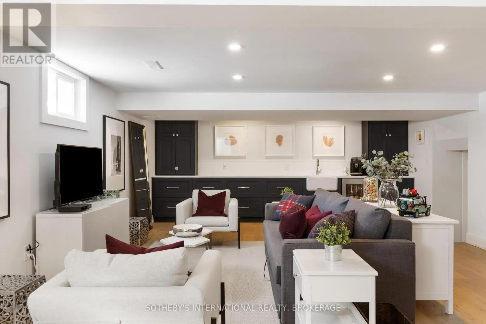 1219 LAKESHORE ROAD