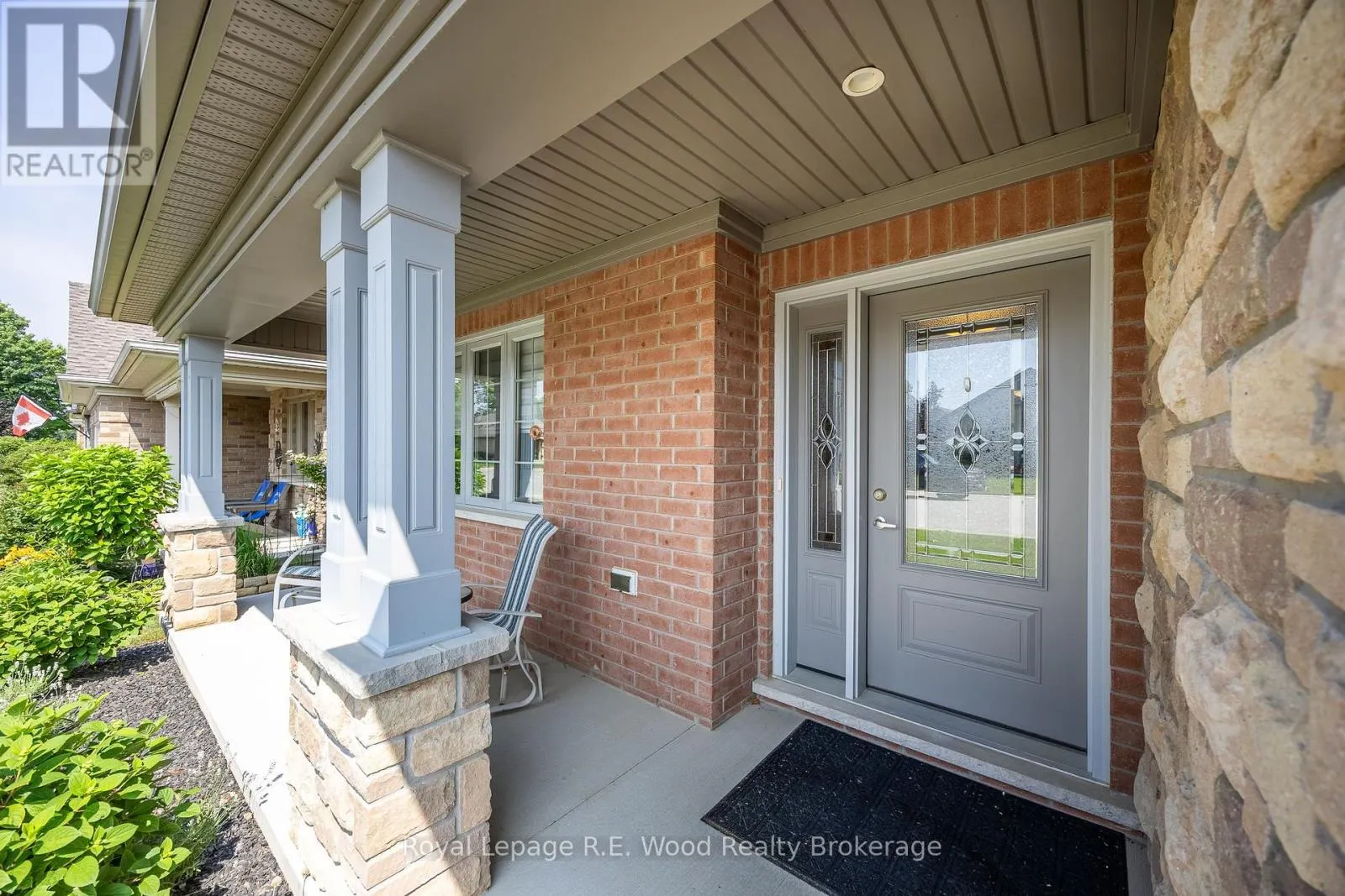32 ESSELTINE DRIVE