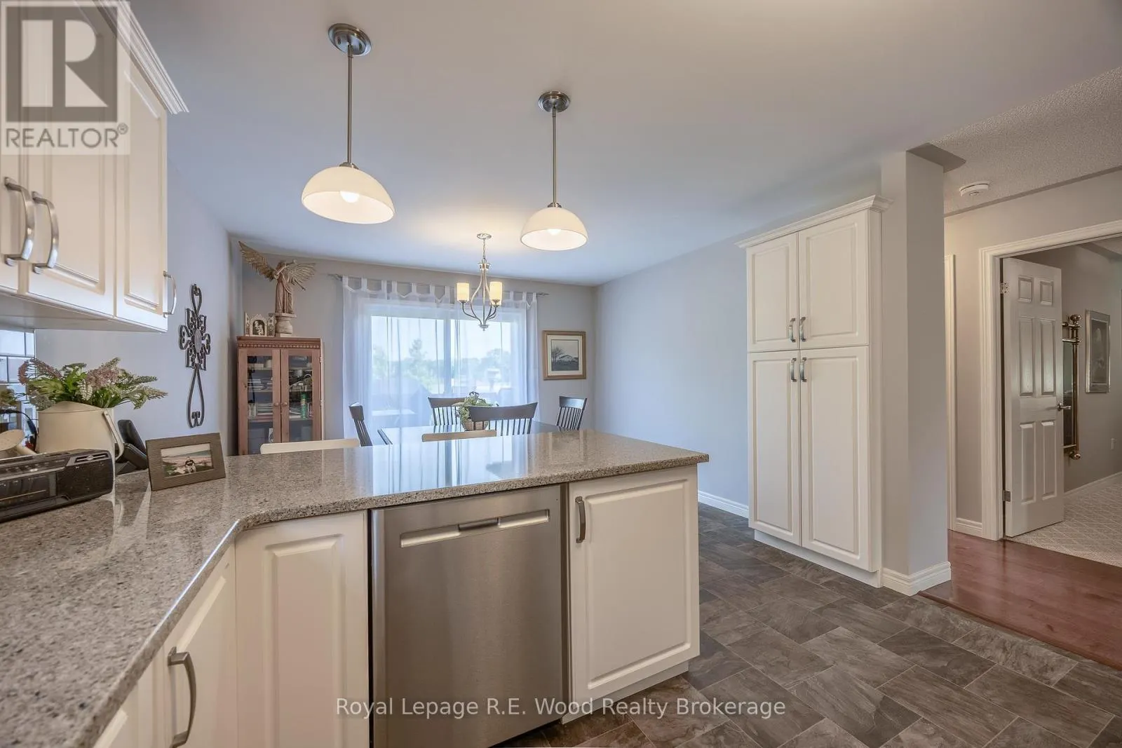 32 ESSELTINE DRIVE
