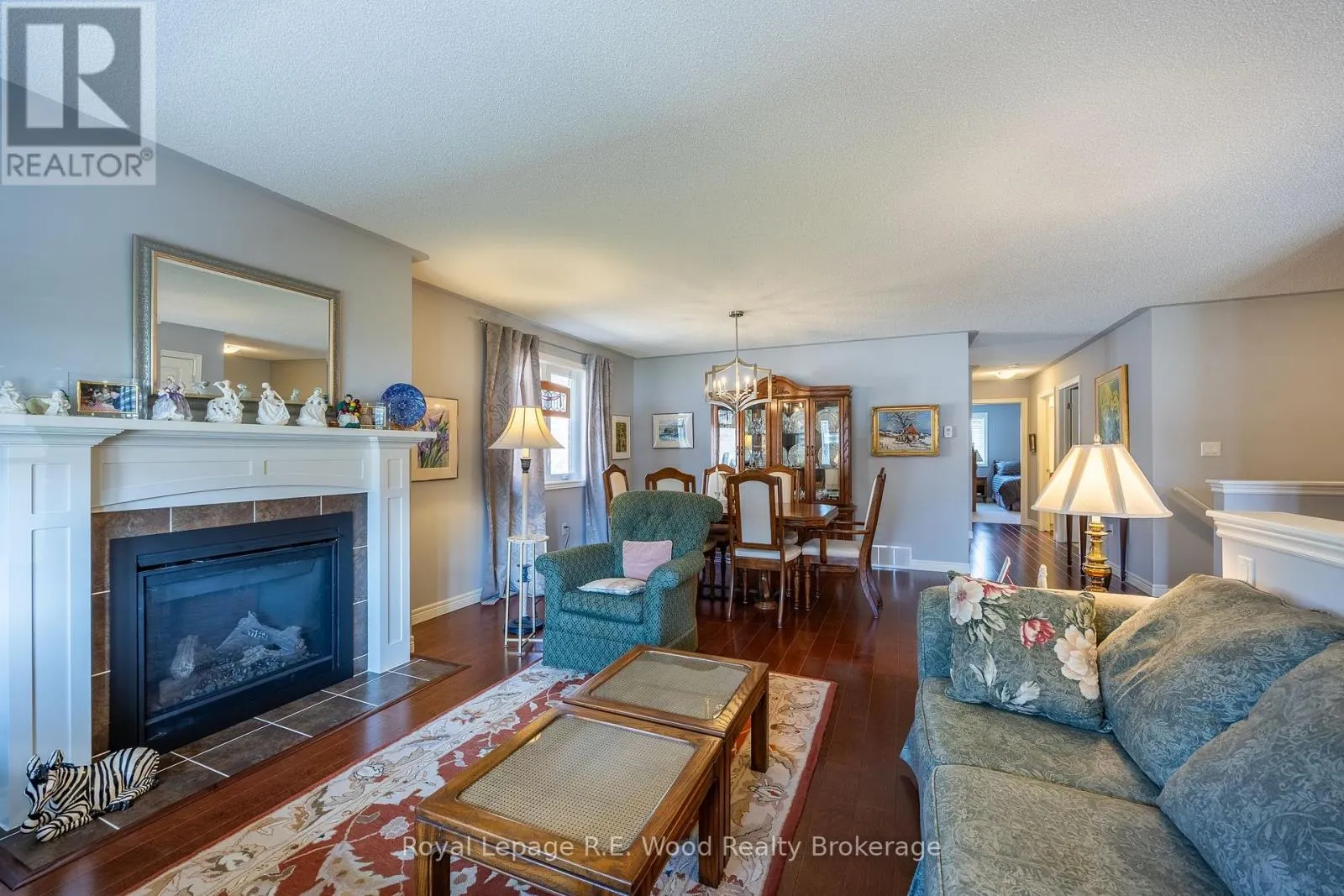32 ESSELTINE DRIVE
