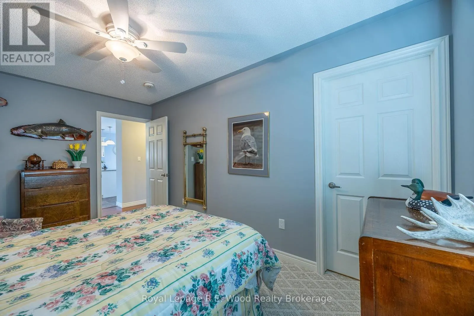 32 ESSELTINE DRIVE