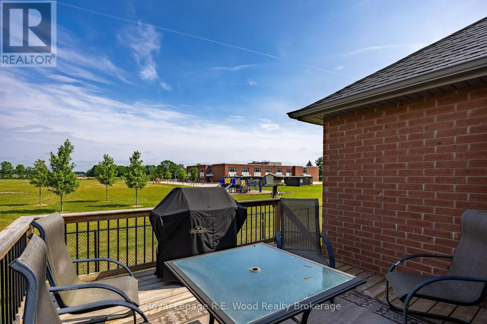 32 ESSELTINE DRIVE
