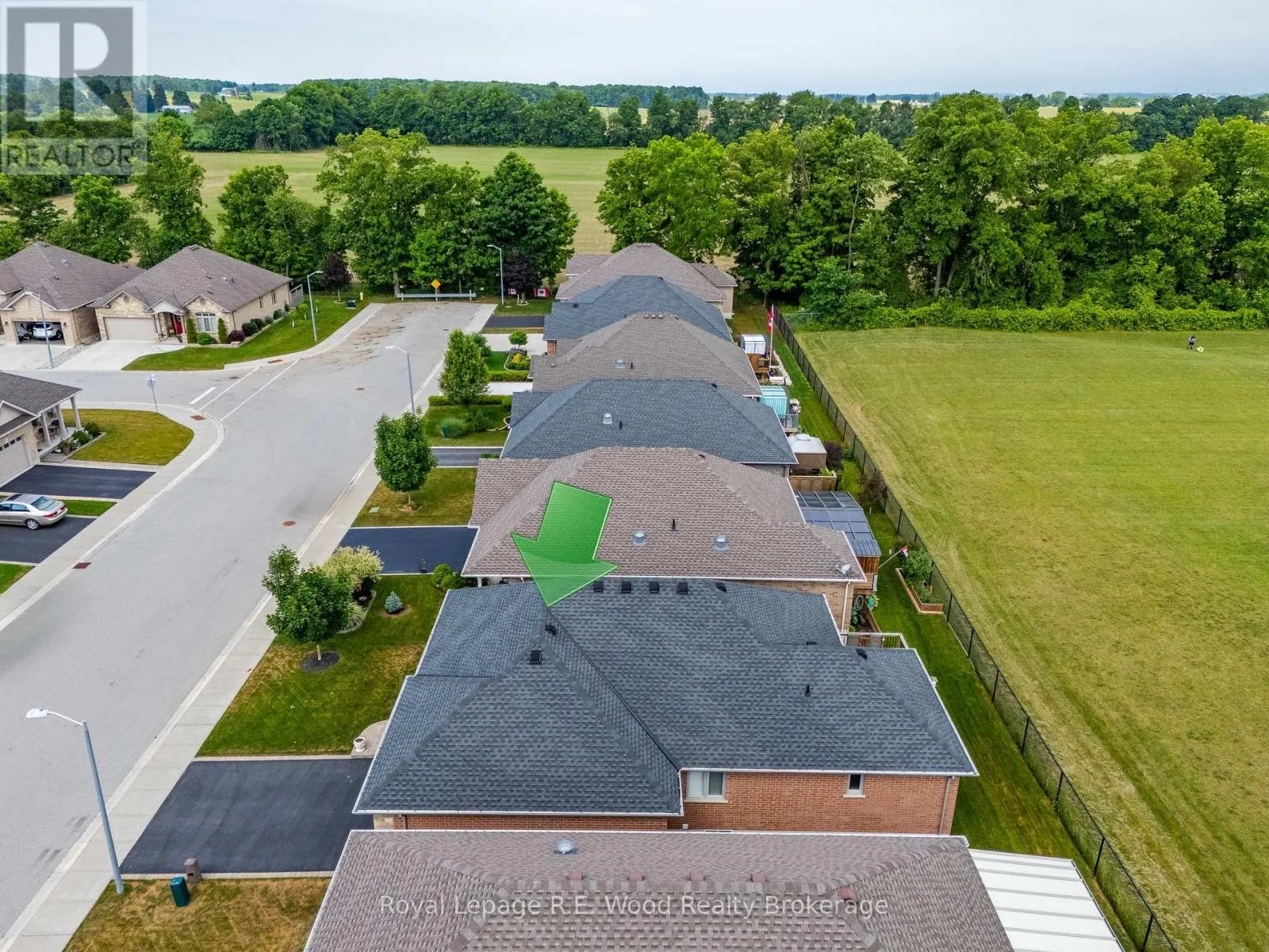 32 ESSELTINE DRIVE