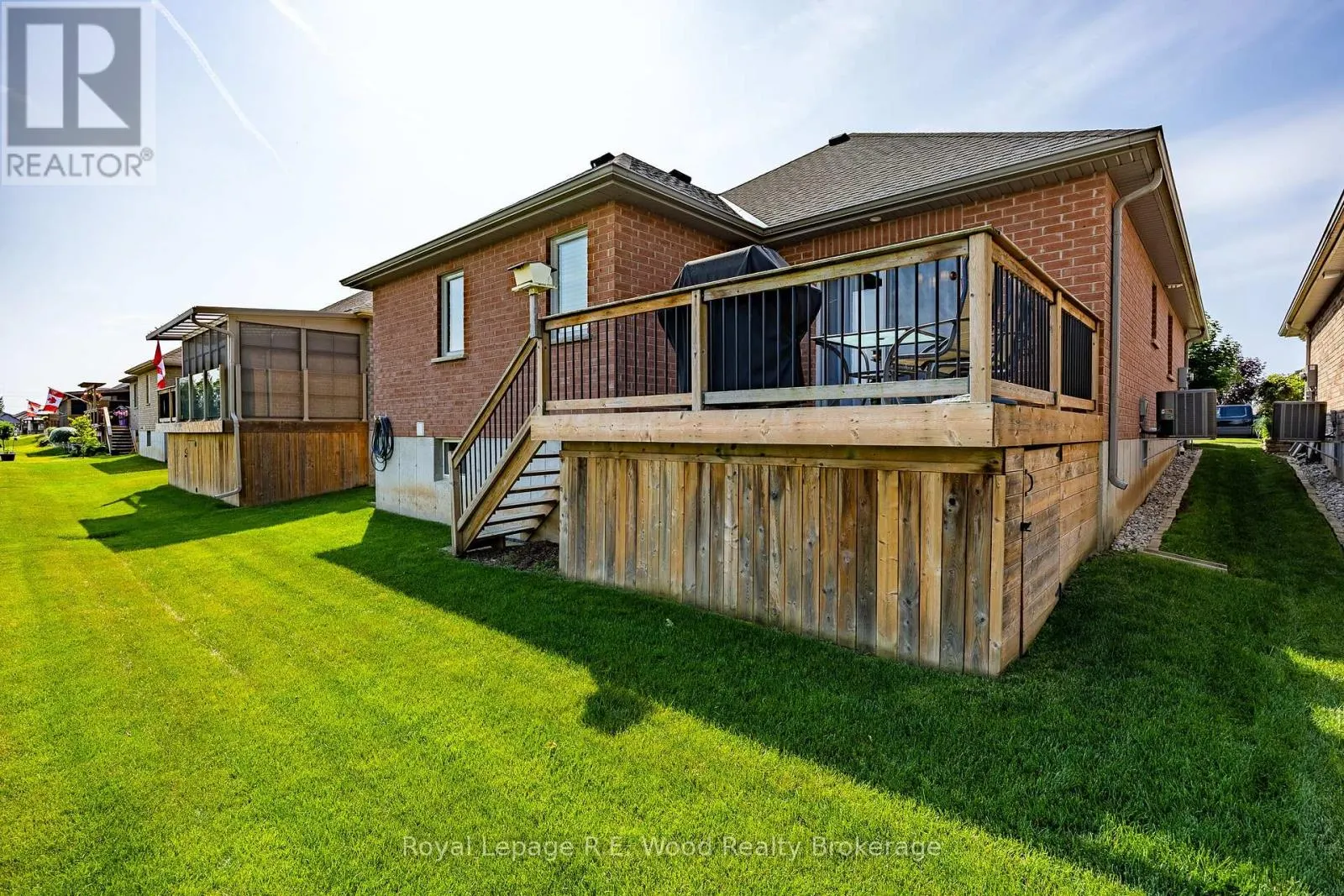 32 ESSELTINE DRIVE