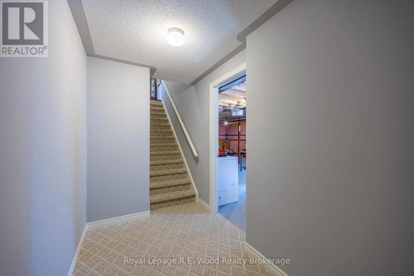 32 ESSELTINE DRIVE