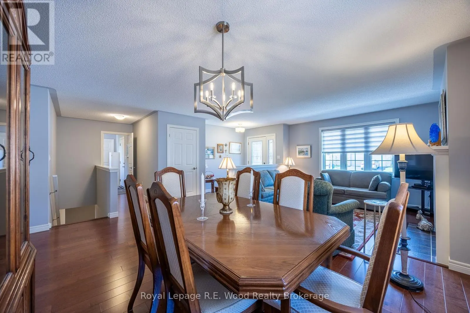 32 ESSELTINE DRIVE