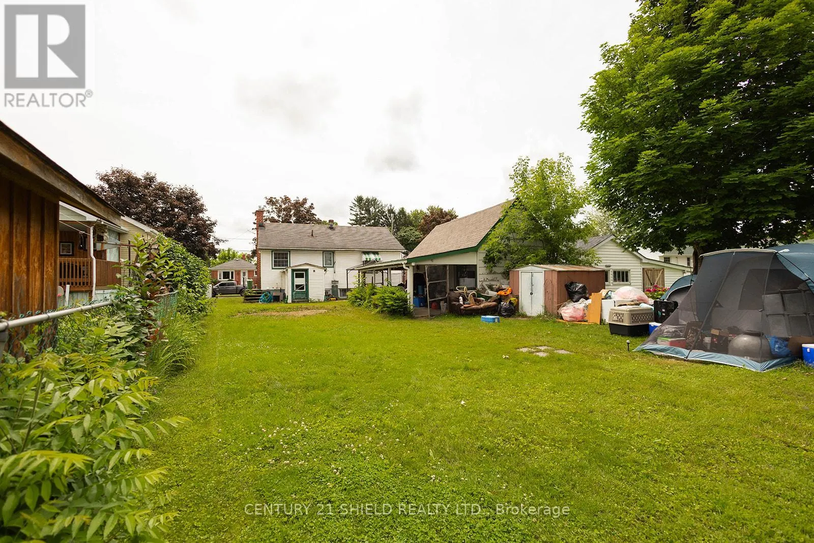 1003 LEONARD AVENUE