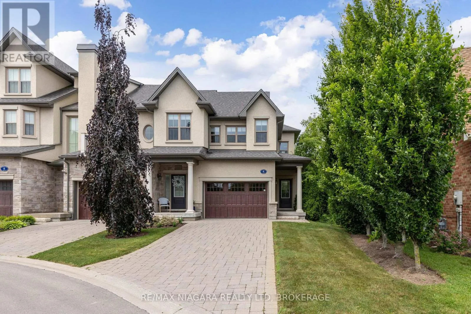 4 ABERDEEN LANE S