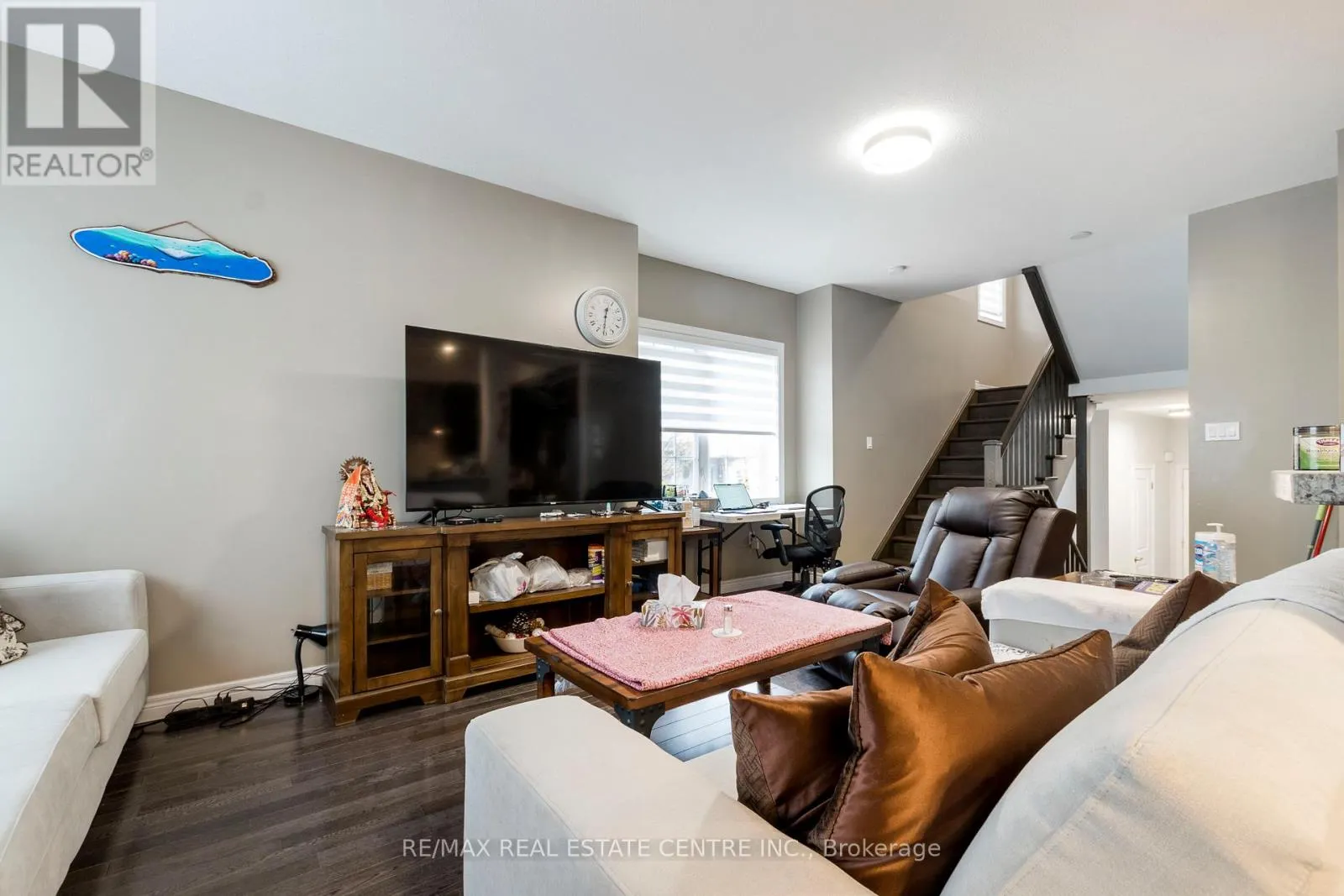 54 - 8 LAKELAWN ROAD