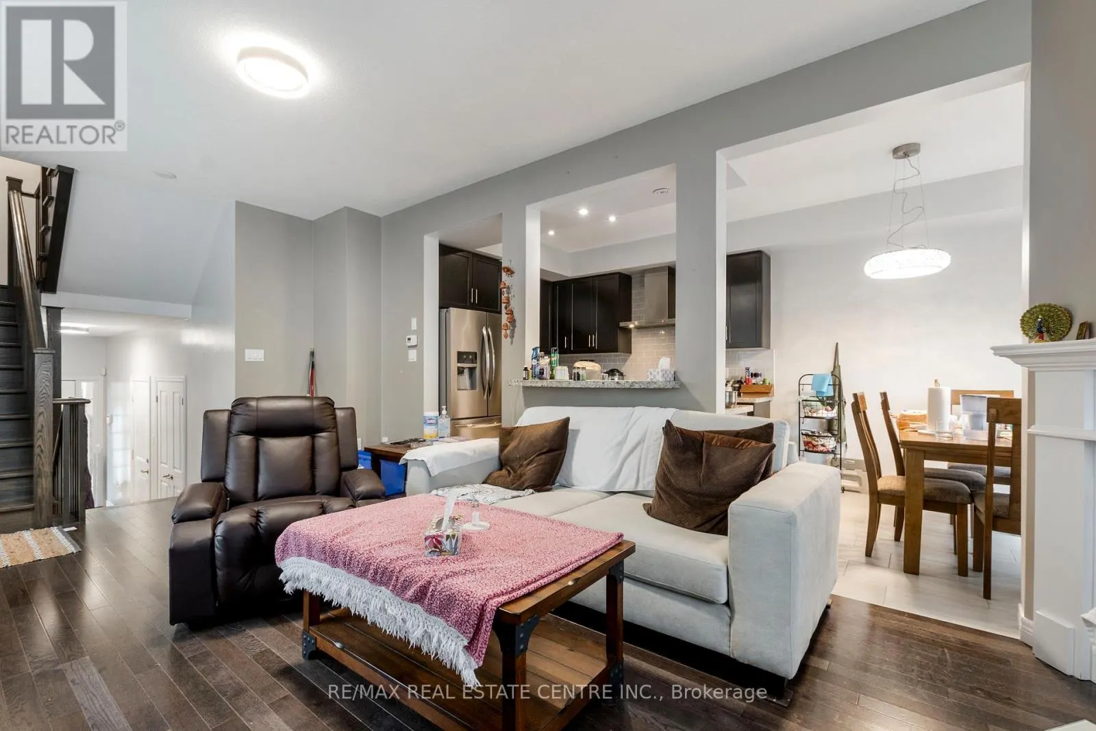 54 - 8 LAKELAWN ROAD